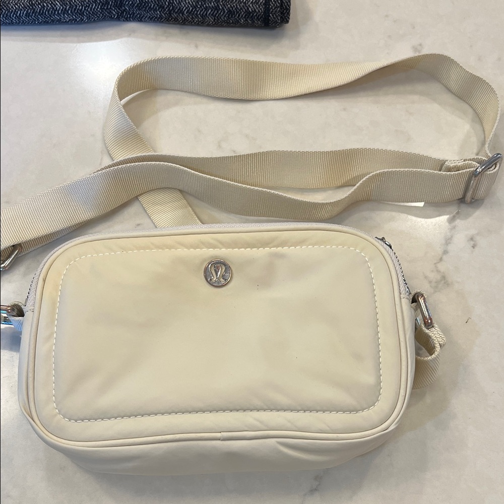 Lululemon bundle Crossbody Bag, scarf and 2 headbands‎ - Picture 4 of 8